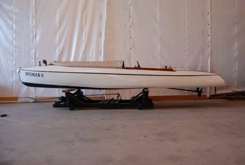 Side-on photo of the 'Defender II'.
