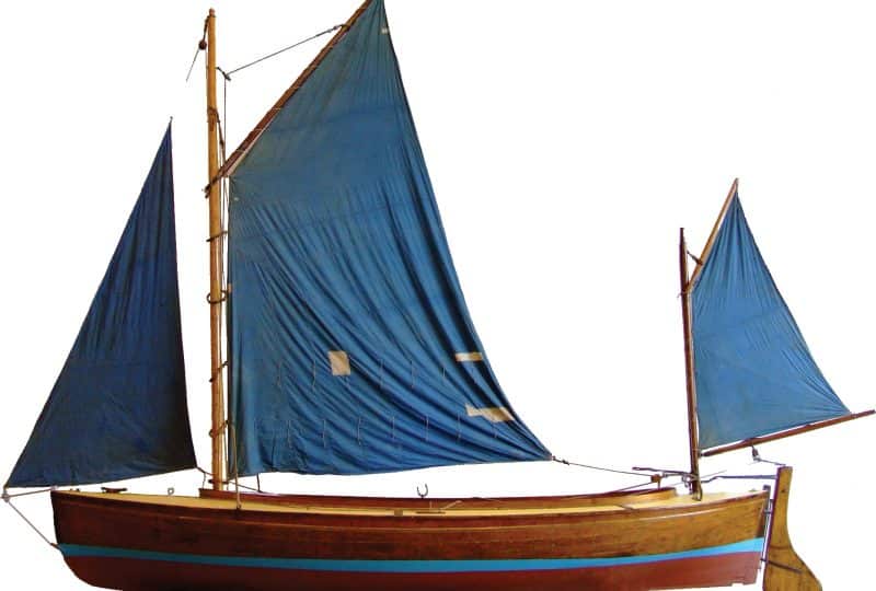 Side-on photo of the 'Gweneve'.