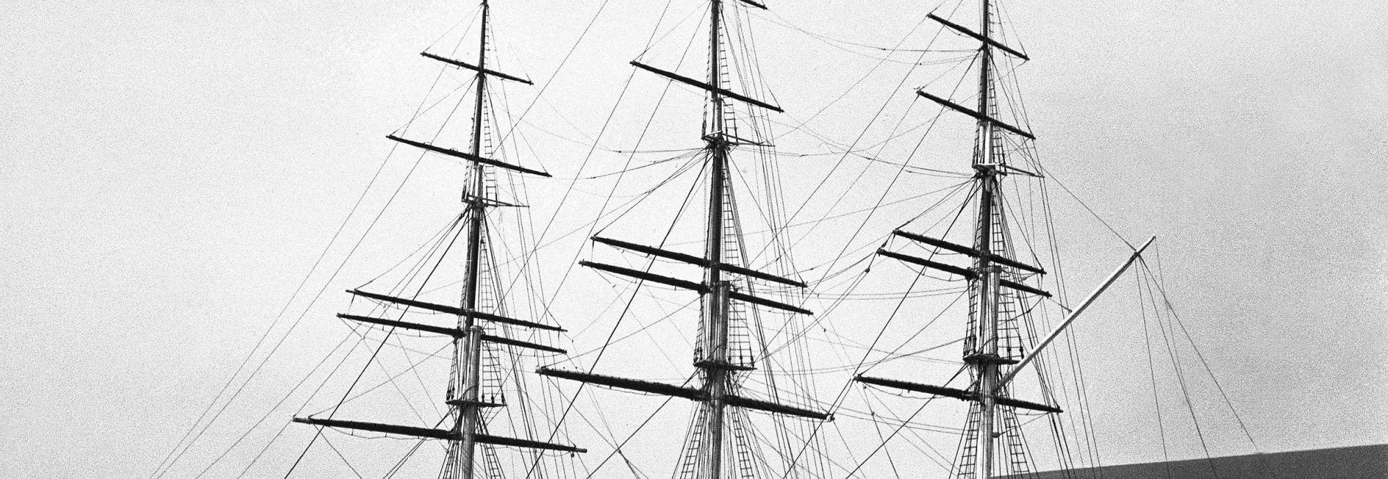 A black and white photo of the Cutty Sark.