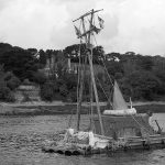 Black and white photo of the mast of the L’Egaré II.